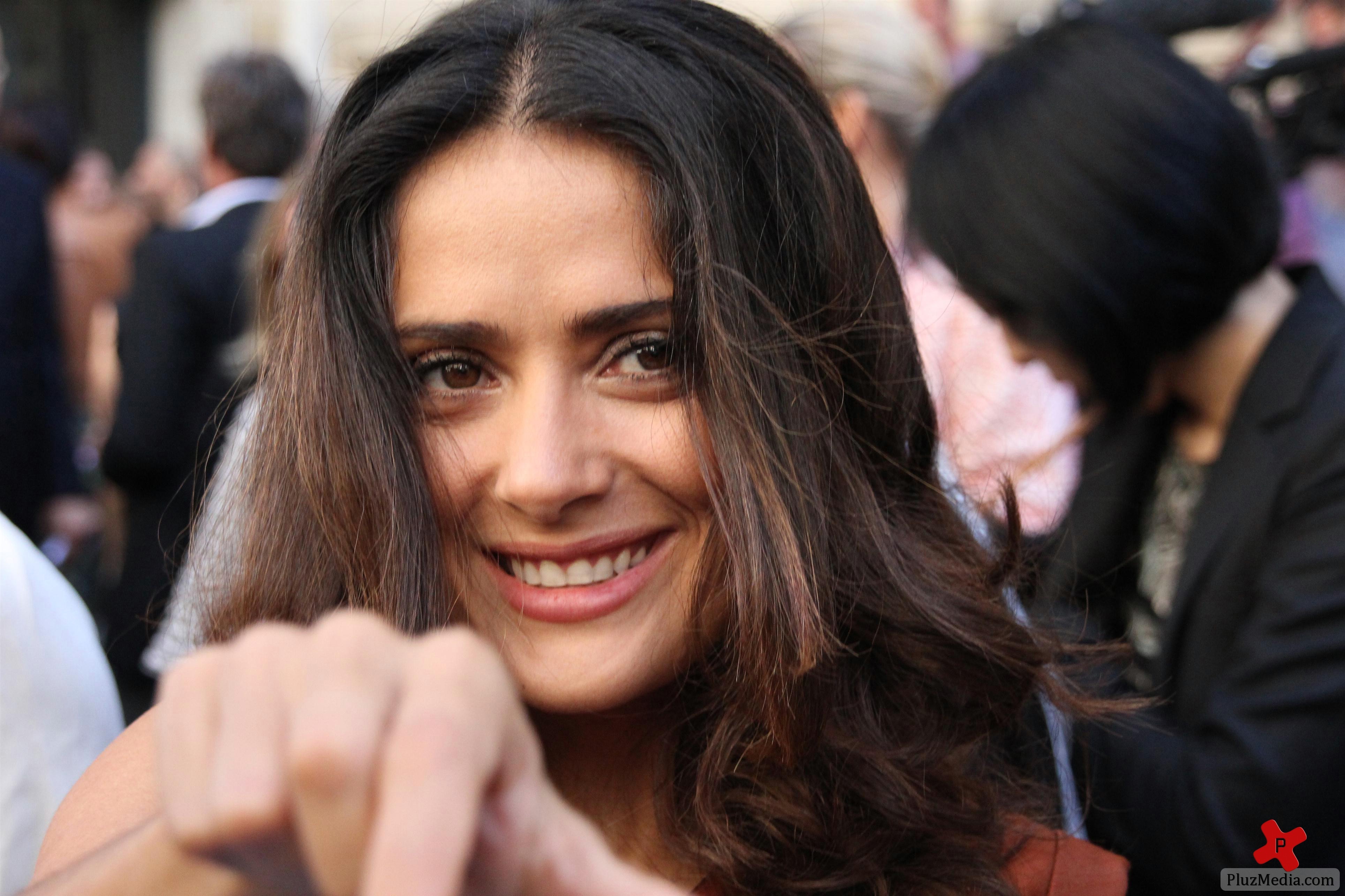 Salma Hayek - Paris Fashion Week Spring Summer 2012 Ready To Wear - Balenciaga - Departures | Picture 89287